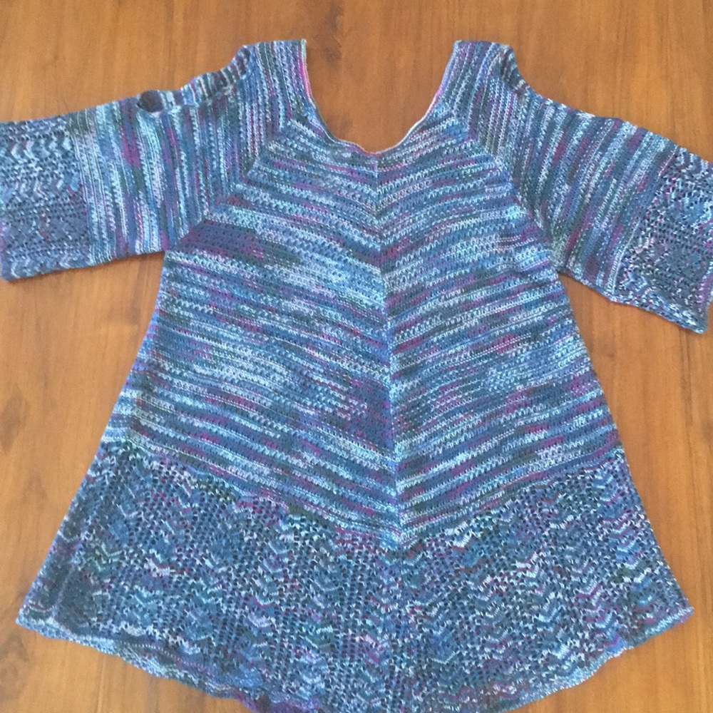 Blue knit long shirt